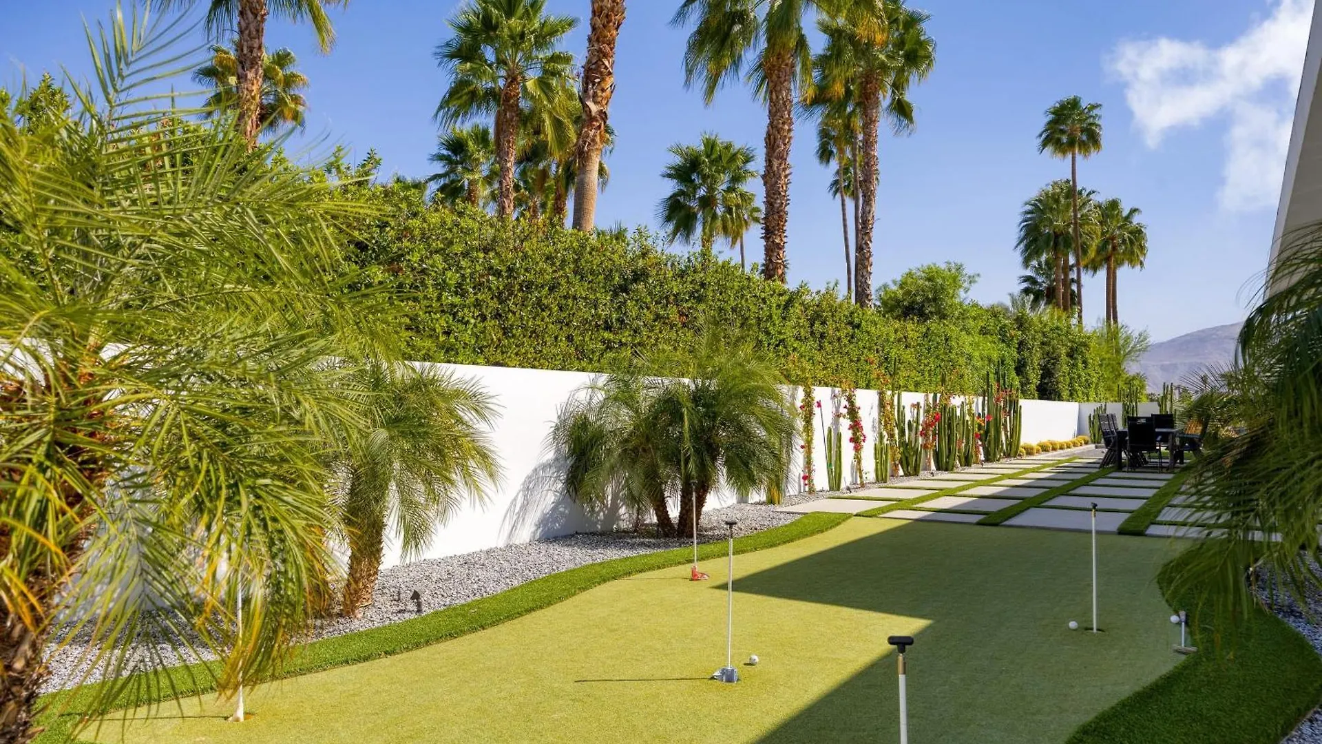 Holiday home Rancho Mirage Oasis w Pool Hot Tub Bocce Putting Green Firepit